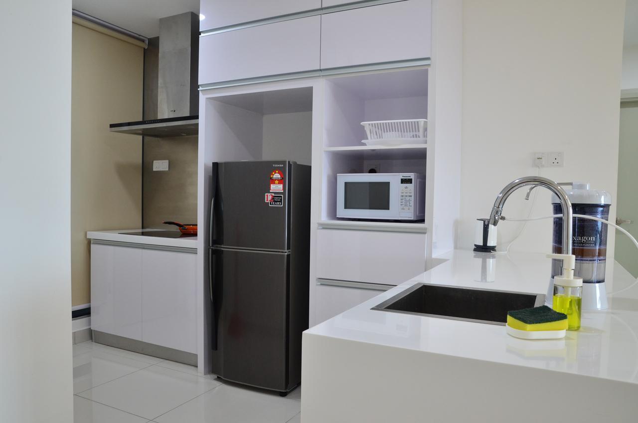 Holi Southkey Art Suite Johor Bahru Esterno foto