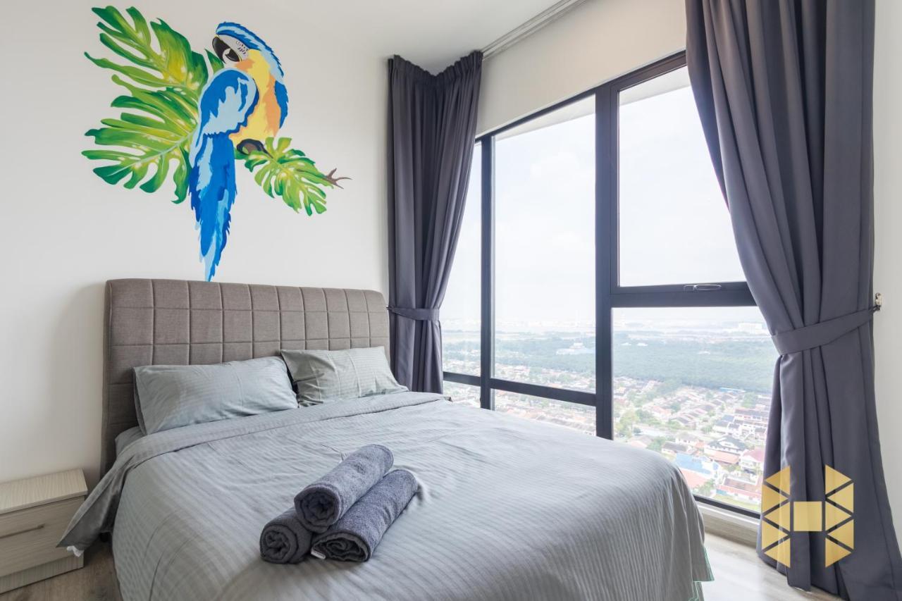 Holi Southkey Art Suite Johor Bahru Esterno foto