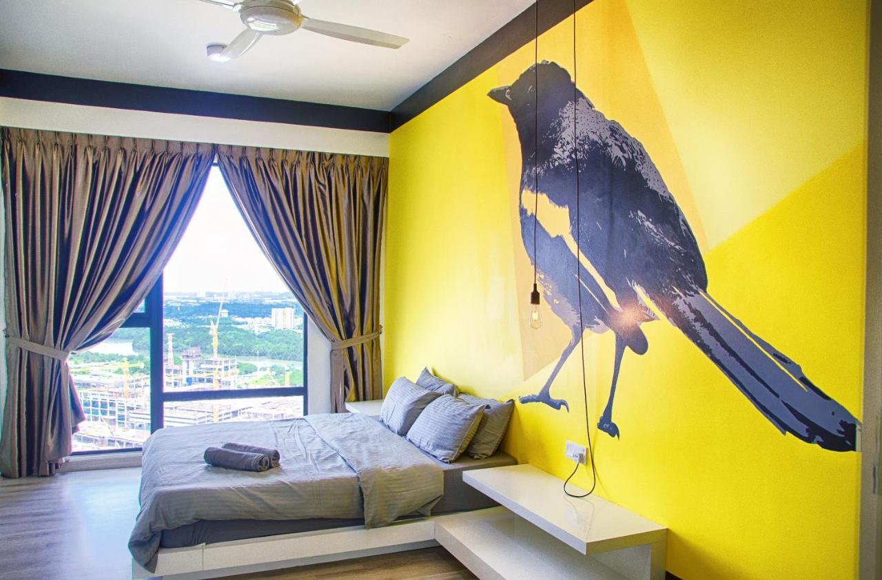 Holi Southkey Art Suite Johor Bahru Camera foto